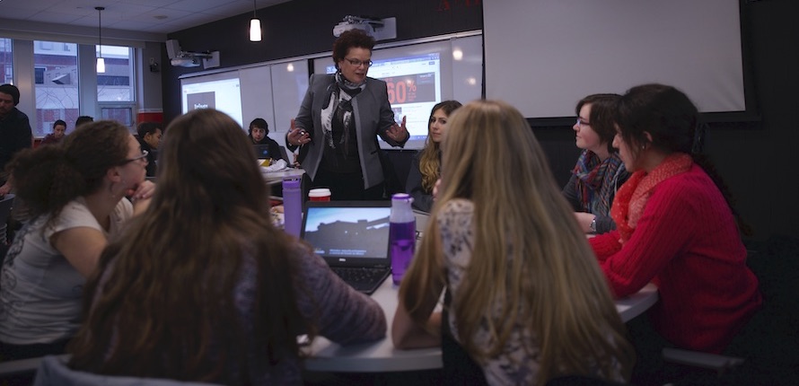 mercedes rowinsky-geurts teaching in active learning classroom