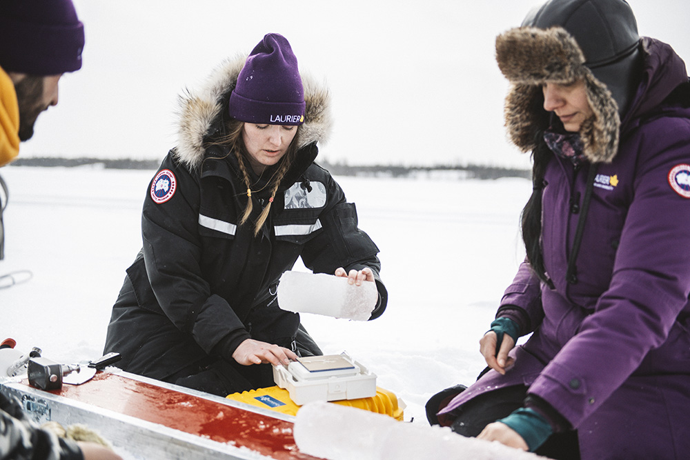 Arash Rafat, Alicia Pouw, Homa Kheyrollah Pour measuring ice samples