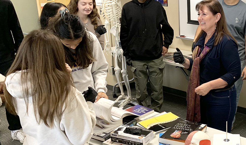 Richelle Monaghan and students