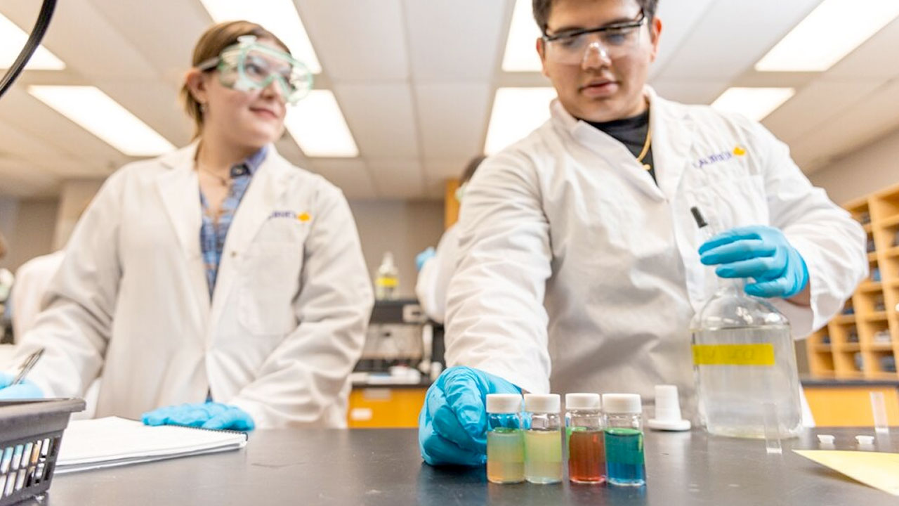 Students working in a lab
